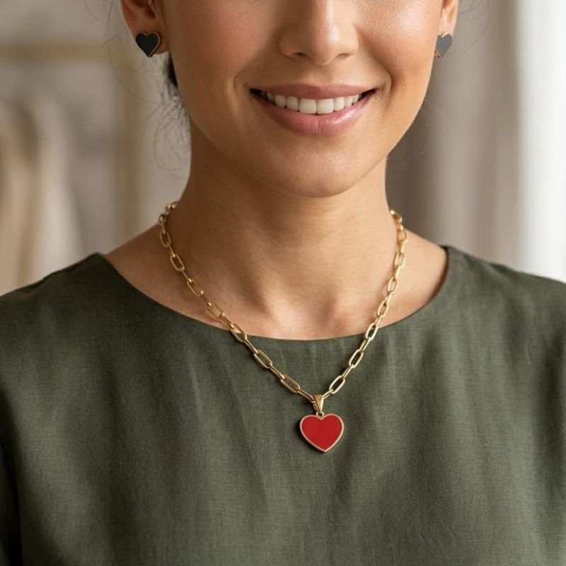 Trilogía Corazón & Elegancia | 3 Collares con aretes en acero - Imagen 4